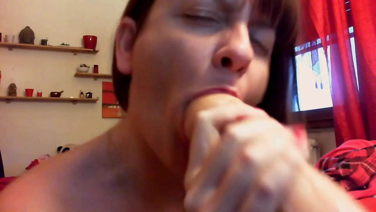 Orgasm e kholo bakeng sa khaitseli ea hau e litšila, bula molomo oa hau u e noe kaofela